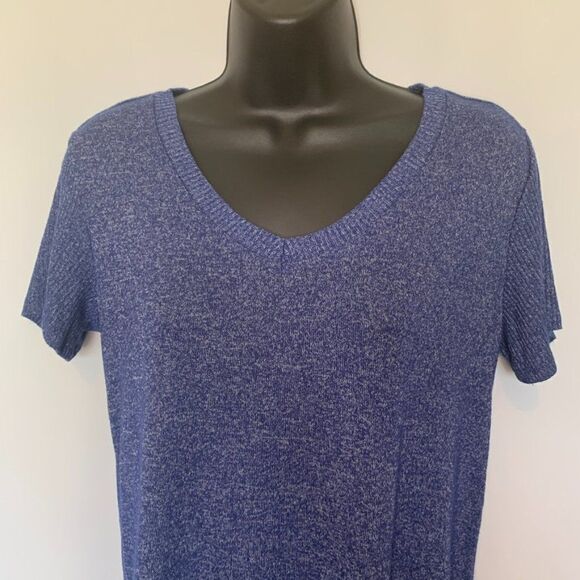 Natori V Neck T Shirt - Picture 2 of 8